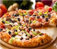 «بيتزا الشواية».. ما لا تعرفه عن الطبق الإيطالي الشهير