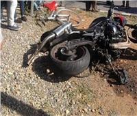 مصرع طالب وإصابة آخرين في حادث انقلاب دراجة بخارية بـ«قنا»