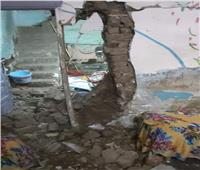 انهيار جزئي بمنزل من طابقين بقرية ديروط في المنيا