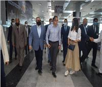 محافظ البحر الأحمر يستقبل وزير السياحة بمطار الغردقة الدولي