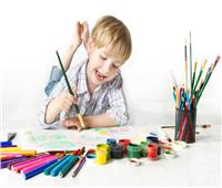 فنان تشكيلي: الطفل يبعث برسائل من خلال «الشخبطة»