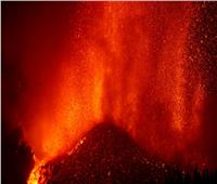 تقارير إسبانية تشير إلى عدم وجود أدلة تبشر بنهاية ثوران بركان جزيرة لابالما
