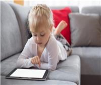 تحذير من تأثير الموبايل والتكنولوجيا على الأطفال | فيديو