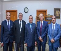 محافظ الإسكندرية يُهنئ رئيس محكمة استئناف بمناسبة توليه منصبه 