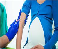 أخصائي نساء وتوليد: تطعيم كورونا ٱمن للمرأة الحامل