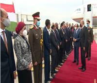 لحظة وصول الرئيس السيسي العاصمة المجرية للمشاركة بقمة «فيشجراد مع مصر» | فيديو