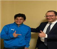 السفير المصري في إثيوبيا يطمئن على لاعب بيراميدز 