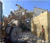 حملات مكثفة لإزالة التعديات وأعمال البناء المخالف بأحياء الإسكندرية