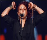 مريم صالح ونغم صالح تغنيان مع الموسيقار فتحي سلامة بالأوبرا