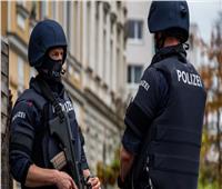 مختل يهاجم المارة بسكين في شوارع فيينا ويصيب 4