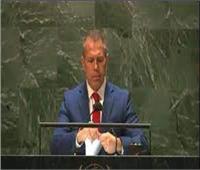 مندوب إسرائيل بالأمم المتحدة يمزق تقرير «حقوق الإنسان»