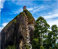 صخرة جواتابي.. أجمل المعالم السياحية في كولومبيا