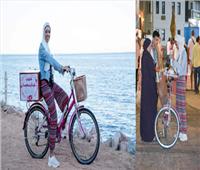 حلم «بنوتة إسكندرية»  على دراجة «بينك»