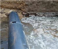 إصلاح خط مياه رئيسي يغذي قرية «طوخ» في نقادة بقنا