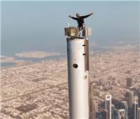 الممثل الأميركي «ويل سميث» يتسلق برج خليفة بدبي..فيديو