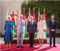 بالصور| ملك الأردن والملكة رانيا يستقبلان ولي عهد بريطانيا