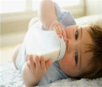 صدمة للأمهات .. الحليب الاصطناعي المعزز لن يزيد ذكاء طفلك  