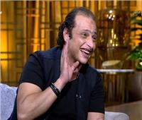 وائل الفشني:بعشق الغناء بكل ألوانه «ووشي حلو على الموجي»| فيديو 