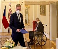 من خلف غرفة زجاجية.. رئيس التشيك يعين رئيس الوزراء الجديد