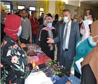 تمريض الإسكندرية تنظم معرضا خيريا للملابس الجديدة للطلاب 