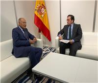 أبو الغيط يلتقي وزير الخارجية الإسباني على هامش منتدى برشلونة