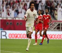 قطر يتقدم بهدف أمام عمان في الشوط الأول بكأس العرب