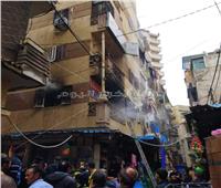 إخماد حريق في مخزن ألعاب أطفال وسط الإسكندرية.. صور