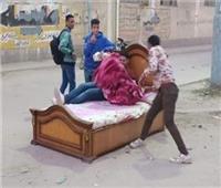حبس شابين وضعا سريرًا بالشارع في الدقهلية لتصوير فيديو كليب