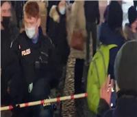 فيديو| بـ«العصي والمتر».. الشرطة الألمانية تلزم محتجين بالتباعد الاجتماعي