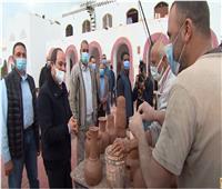  الرئيس السيسي يزف بشرة سارة للعاملين بورش الفخار بمصر القديمة | فيديو 