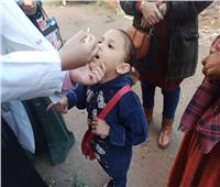 رغم سوء الأحوال الجوية.. حملة التطعيم ضد شلل الأطفال تجوب شوارع القليوبية