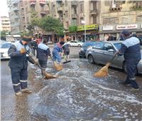 صور وفيديو| رفع تراكمات مياه الأمطار من ميدان رمسيس     
