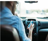 مستخدمو «آيفون» يشكون من انقطاع المكالمات أثناء القيادة