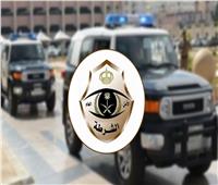 الرياض: القبض علي 3 افراد يسطون علي المحال التجارية