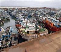 توقف حركة الصيد بميناء البرلس بكفر الشيخ لارتفاع الأمواج