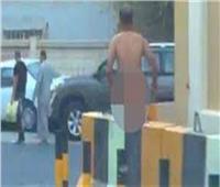  الأمن يكشف تفاصيل العثور على رجل يسير عارياً بالشيخ زايد