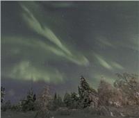 اللون الأخضر يزين سماء فنلندا فأولى عروض أضواء الشفق القطبي سنة 2022 