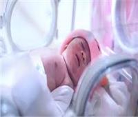 معجزة تجعل طفل حديث الولادة يعود للحياة خلال الاستعداد لدفنه