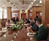 محافظ بورسعيد يعقد اجتماعا لمتابعة العمل بعدد من الإدارات والمديريات