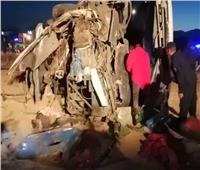مصرع 14 شخصا وإصابة 17 آخرين في تصادم على طريق طور سيناء