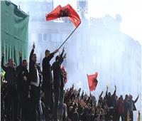 الشرطة الألبانية تفرق متظاهرين بعد اقتحام مقر حزب معارض