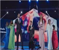 الشرنوبي وعدد من مطربي العالم يغنون أمام الرئيس السيسي بمنتدى شباب العالم 