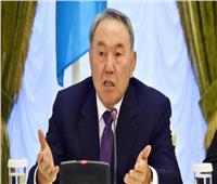 مقربان من رئيس كازاخستان السابق يغادران منصبيهما