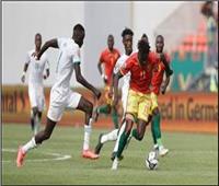 انطلاق مباراة غينيا وجامبيا في ثمن نهائي أمم إفريقيا 