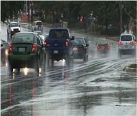 انتشار رجال المرور بالشوارع ونصائح هامة للقياده الآمنة في الأمطار