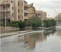 خاص| التجمع يغرق في شبر ماء بسبب الأمطار «فيديو وصور»
