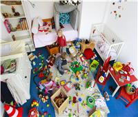 منها تخصيص وقت للعب والتنظيف.. نصائح للتعامل مع «فوضى» الأطفال في المنزل