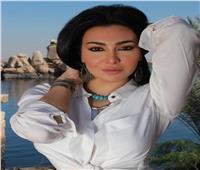 ميرهان حسين تعالج نفسها بالتلج بعد إصابتها بفيروس كورونا