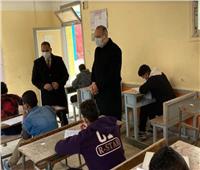 مدير «تعليم القاهرة» يتفقد لجان الشهادة الإعدادية