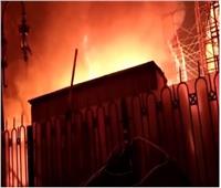 الدفع بـ 12 سيارة إطفاء لإخماد حريق مبني بمحيط مسجد الحسين 